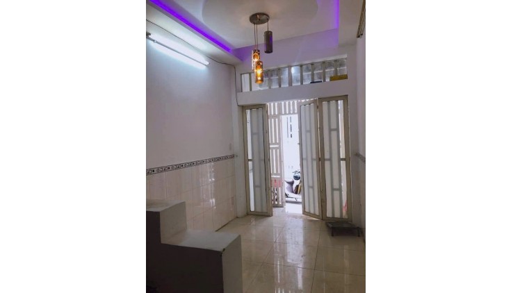 Bán Nhà Phan Xích Long 4x9, 3 tầng 6 PN, Giáp Q1 Chỉ Nhỉnh 5 Tỉ
